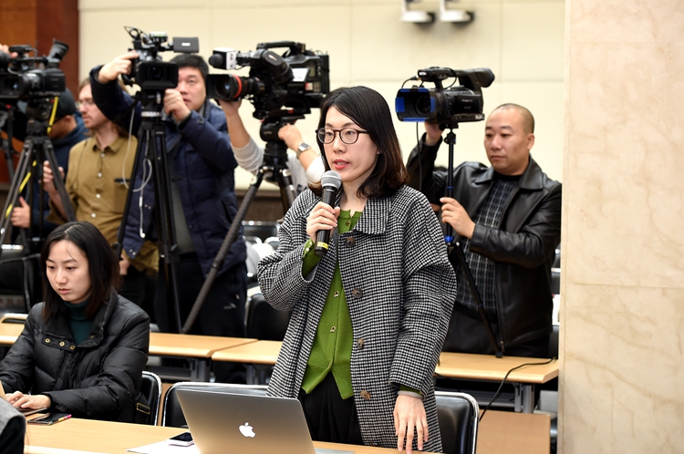 第一财经记者提问.jpg